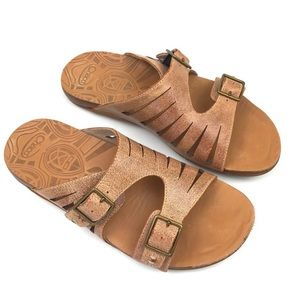 Chaco Dharma slide-on sandal